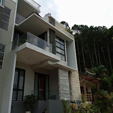 Villa Valencia Batu  Luaran gambar