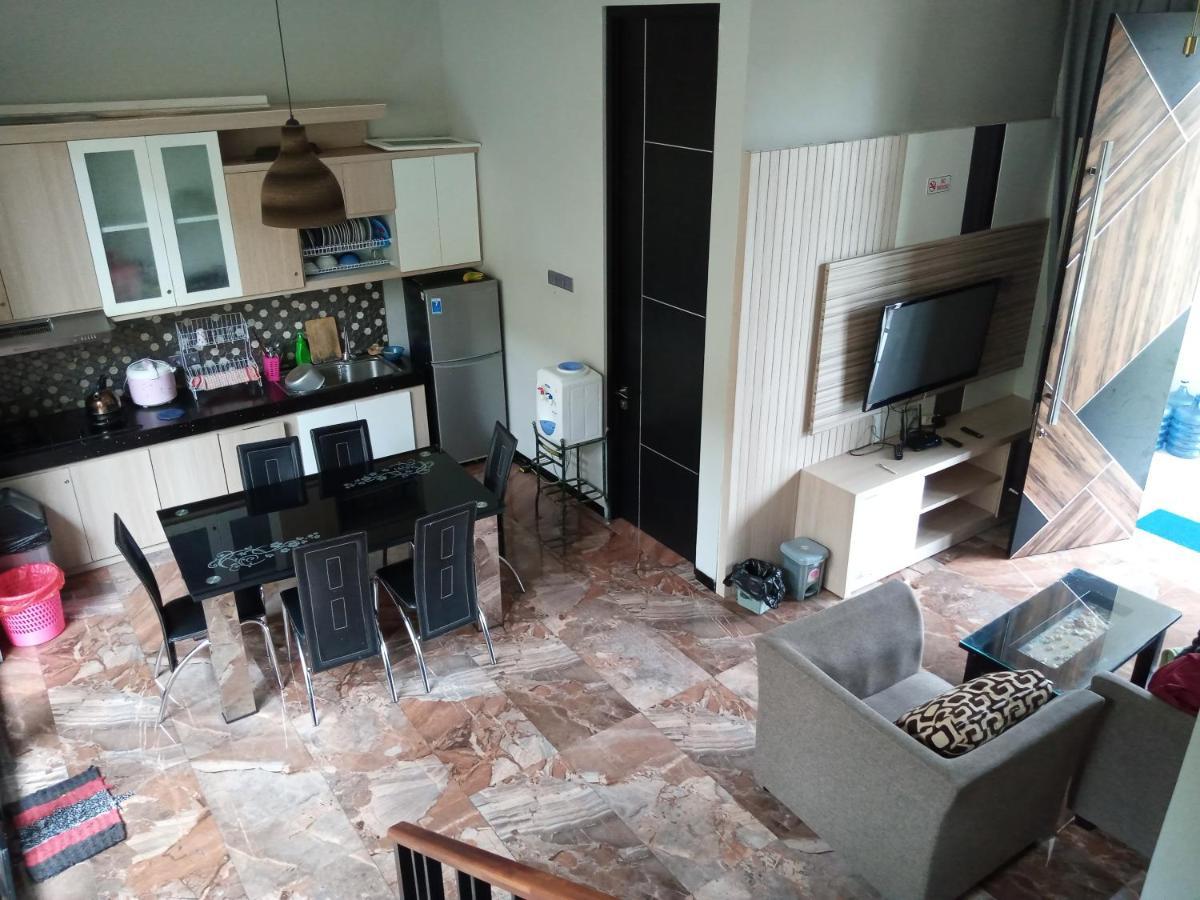 Villa Valencia Batu  Luaran gambar