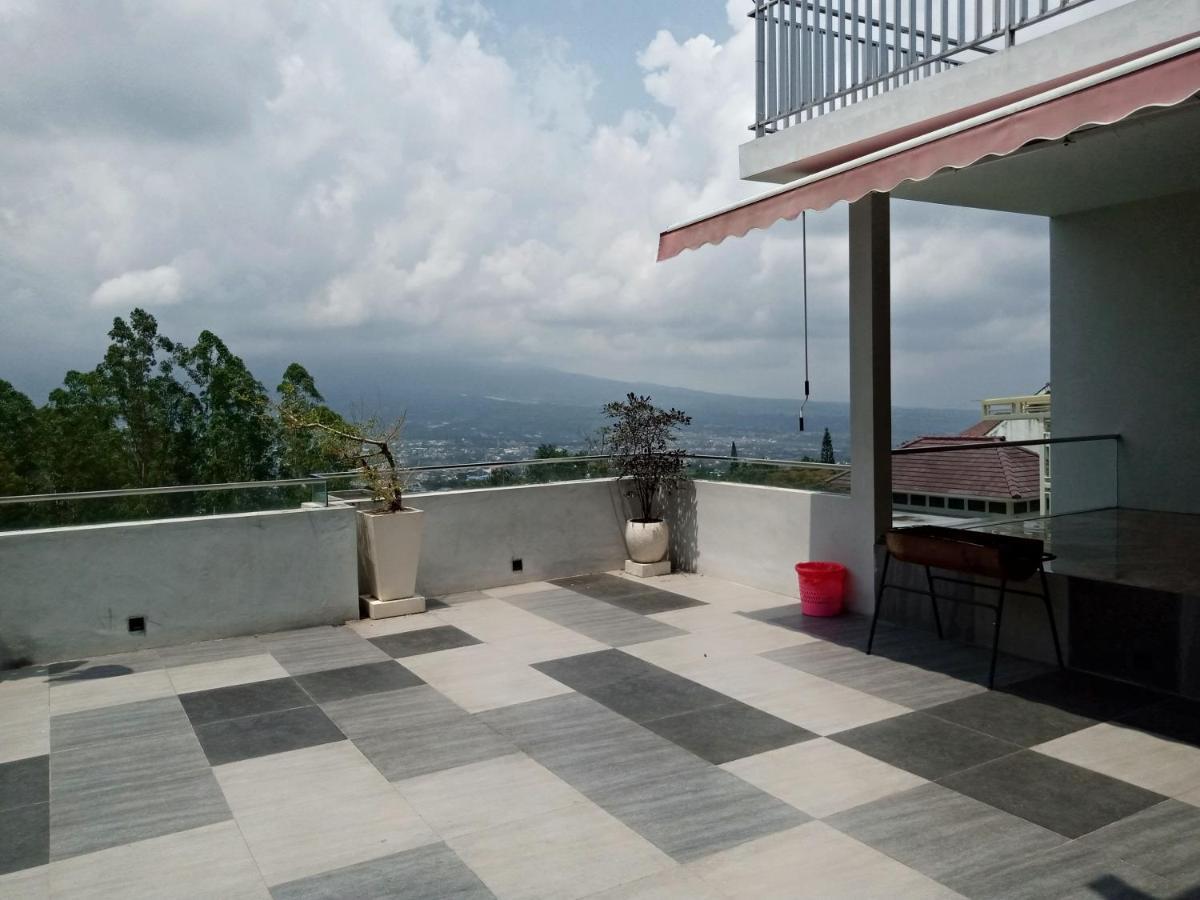 Villa Valencia Batu  Luaran gambar